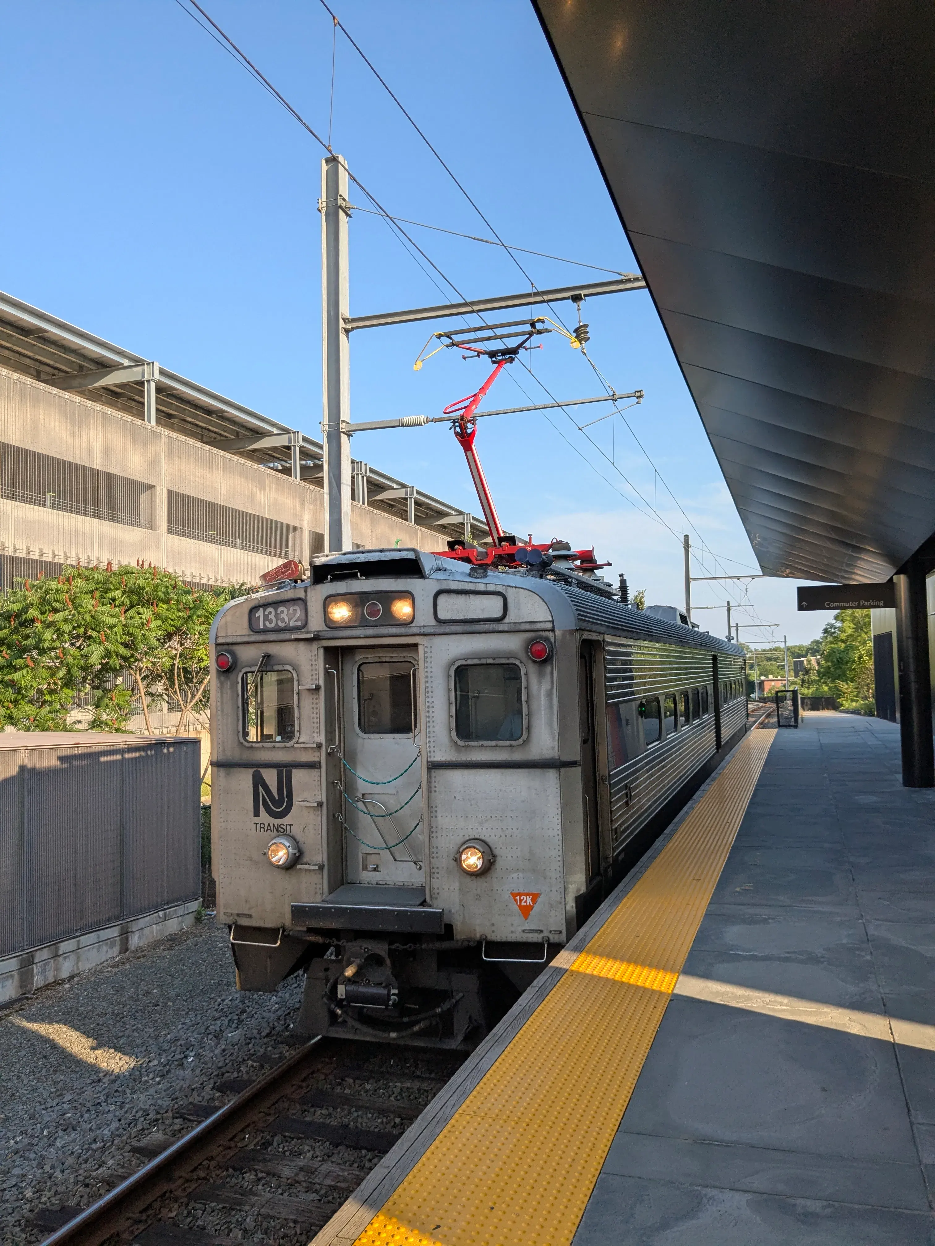 PXL_20250803_221357733